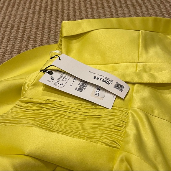 Zara Limited Edition Neon Yellow Voluminous Ruffles Mini Dress Large NWT - Picture 11 of 13